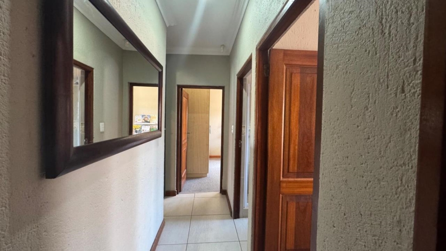 4 Bedroom Property for Sale in Roylglen Gardens Northern Cape